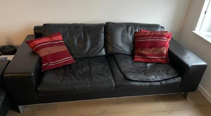 2 mooie design lederen banken, Huis en Inrichting, Banken | Bankstellen, Zo goed als nieuw, 75 tot 100 cm, Leer, Metaal, Ophalen