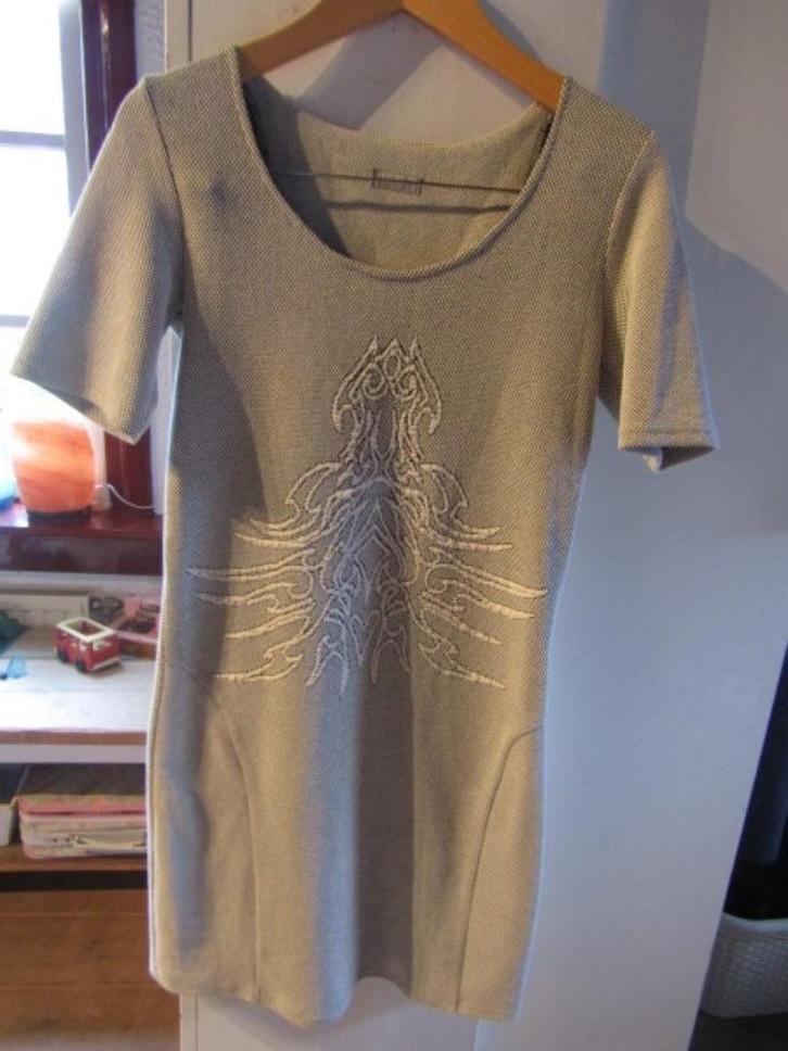 G183 MAICAZZ mt S jurk zwart wit gemêleerd, Kleding | Dames, Jurken, Zo goed als nieuw, Maat 36 (S), Zwart, Boven de knie, Verzenden