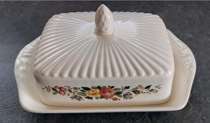 Wedgwood Conway Botervloot in perfecte staat., Huis en Inrichting, Keuken | Servies, Zo goed als nieuw, Overige typen, Wedgwood