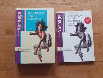 Verschillende boeken aangeboden beschikbaar voor biedingen