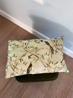 2 groene kussens, green tea. Vogel afbeelding van GOROUND, Huis en Inrichting, Woonaccessoires | Kussens, Ophalen of Verzenden