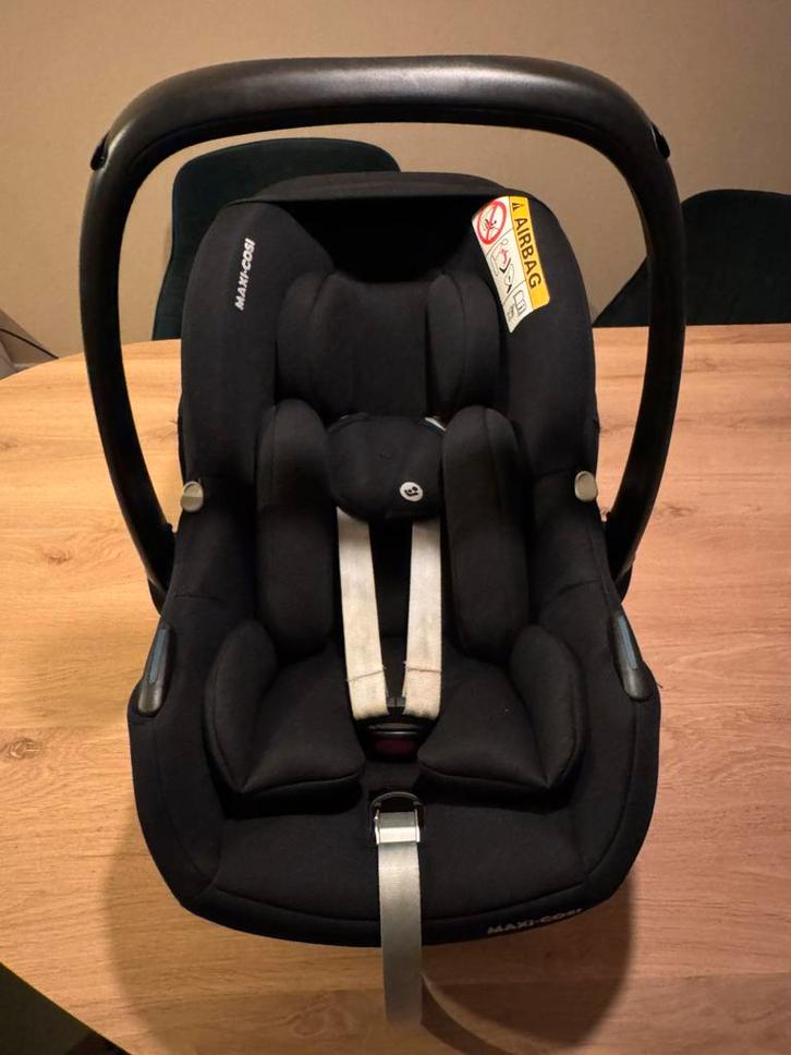 Maxi Cosi Cabriofix i-size - zwart, Kinderen en Baby's, Autostoeltjes, Zo goed als nieuw, Maxi-Cosi, 0 t/m 13 kg, Autogordel of Isofix