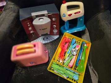 Kinder keuken spulletjes, koffiemachine, mixer, toaster beschikbaar voor biedingen