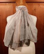 mooie sjaal grijs lichtroze paisley, Kleding | Dames, Mutsen, Sjaals en Handschoenen, Ophalen of Verzenden, Nieuw, Maat 46/48 (XL) of groter