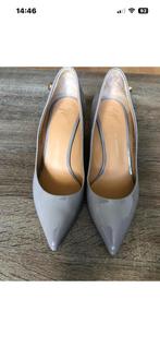 Dames schoenen, Ophalen of Verzenden, Zo goed als nieuw, Grijs, Sneakers of Gympen