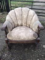 Stoel, vuil, oud. Fauteuil / luie stoel robuust, groot, hout, Huis en Inrichting, Ophalen of Verzenden