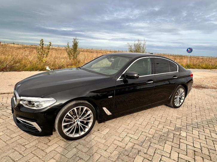 BMW 530i High Executive Luxury Line 252pk Xdrive Aut. 2017, Auto's, BMW, Particulier, 5-Serie, 360° camera, 4x4, ABS, Achteruitrijcamera