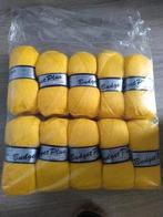 Nieuwe bollen wol. Geel. Acryl.
10 stuks., Ophalen of Verzenden, Zo goed als nieuw, Breien of Haken, Wol of Garen