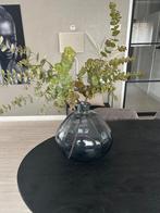 Blauwe glazen vaas te koop met Silka takken, ook los te koop, Blauw, Ophalen of Verzenden, Minder dan 50 cm, Glas