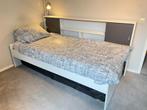 Bed + achterwand, wit + verstelbare stevige lattenbodem, Kinderen en Baby's, Kinderkamer | Bedden, Ophalen, 85 tot 100 cm, Zo goed als nieuw