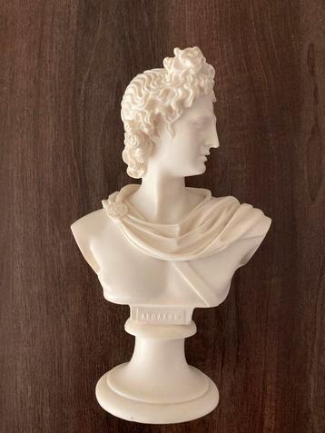 Klein beeldje  (buste) god Apollo beschikbaar voor biedingen