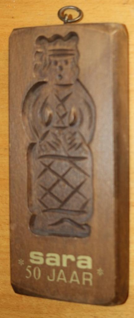 Koekplank Sara 50 jaar 0387, Antiek en Kunst, Antiek | Keukenbenodigdheden, Ophalen of Verzenden