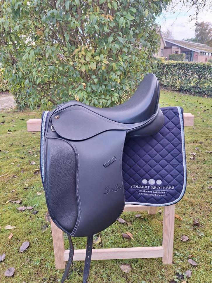 Nette dressuurzadels - kleine maat, Dieren en Toebehoren, Paarden en Pony's | Zadels, Zo goed als nieuw, Dressuur, Ophalen of Verzenden