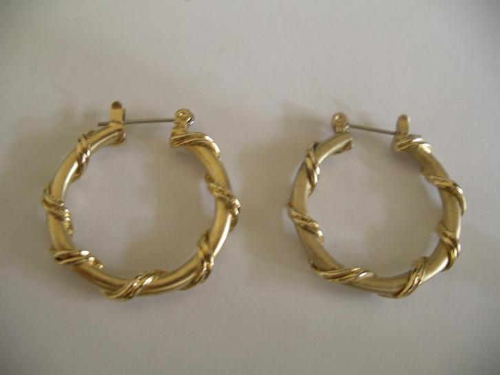 Een paar mooie Goudkleurige Creool Oorbellen, Sieraden, Tassen en Uiterlijk, Antieke sieraden, Oorbellen, Overige materialen, Verzenden