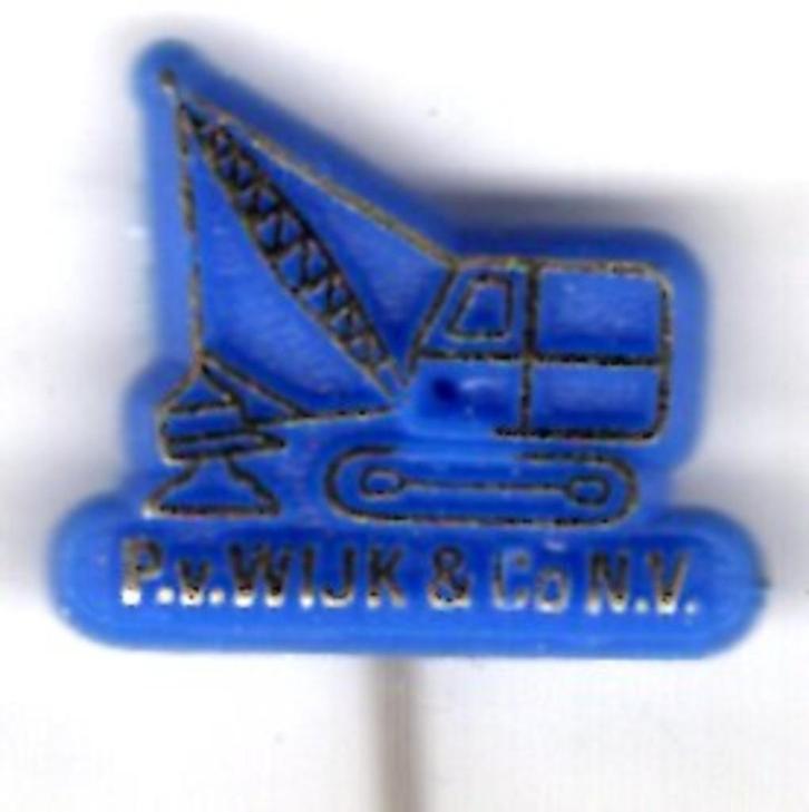P. v. Wijk & Co n.v. blauw plastic draglines speldje( G_239), Verzamelen, Speldjes, Pins en Buttons, Zo goed als nieuw, Speldje of Pin