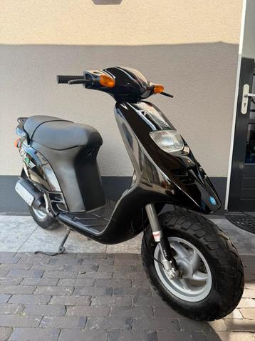 ⭐️Piaggio typhoon 50cc 2t nieuwstaat 2351 kilometer⭐️ beschikbaar voor biedingen