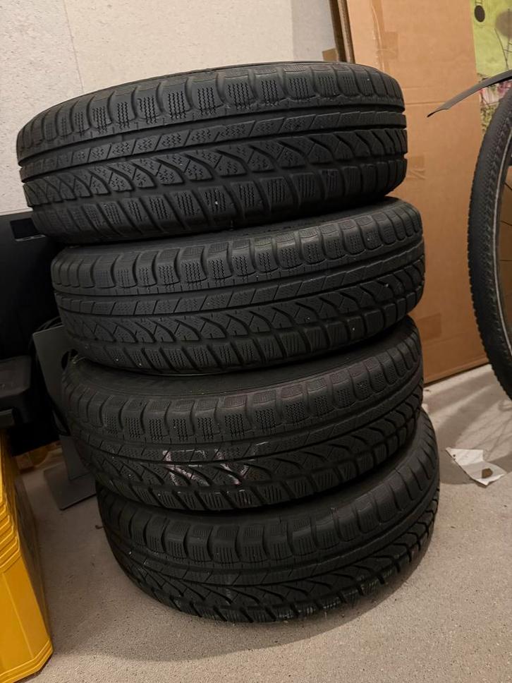 Winterbanden 165/70R14 met velgen - VW Up!, Auto diversen, Auto-accessoires, Gebruikt, Ophalen