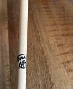Oasis Drumstick - Gesigneerd door Tony McCarroll, Muziek en Instrumenten, Ophalen of Verzenden, Nieuw, Overige merken