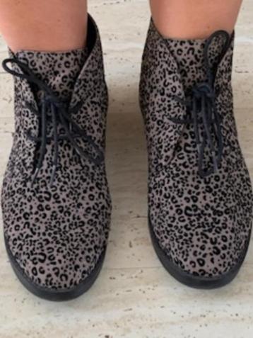 Damesschoenen Nova maat 39 halfhoog beige zwart beschikbaar voor biedingen