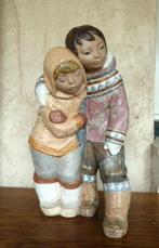 Lladro beeld 2038 Eskimo boy and girl, Verzamelen, Ophalen of Verzenden, Zo goed als nieuw, Mens