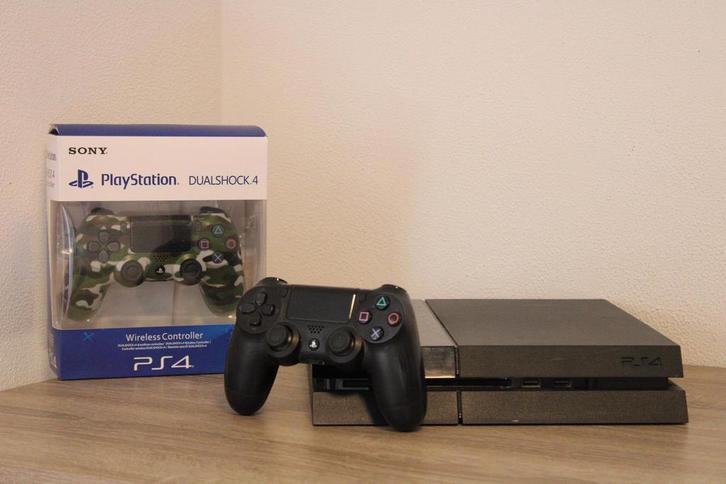 PlayStatoon 4 1TB + 2 Controller’s + 8 Spellen, Spelcomputers en Games, Spelcomputers | Sony PlayStation 4, Zo goed als nieuw