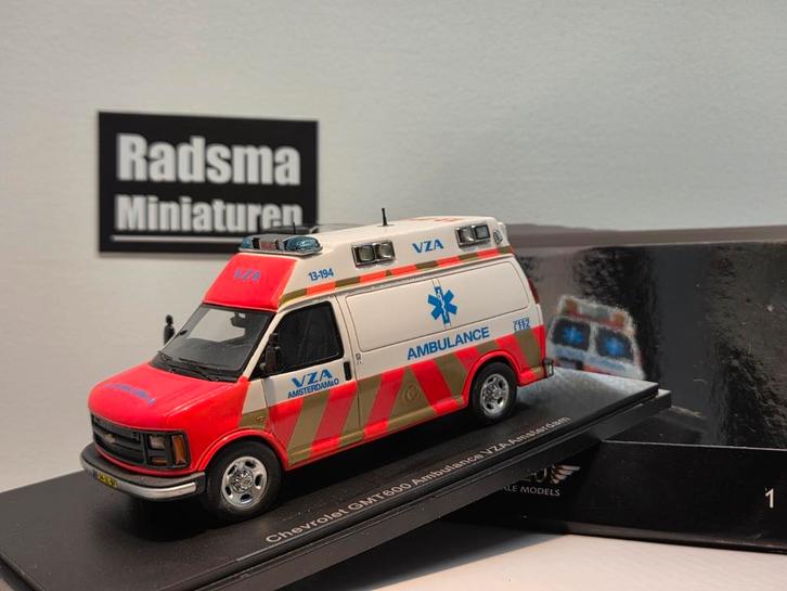 Chevrolet GMT 600 Ambulance VZA Amsterdam 1:43 Neo scale, Hobby en Vrije tijd, Modelauto's | 1:43, Zo goed als nieuw, Auto, Overige merken