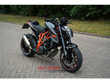KTM 1290 Super Duke R | Uniek Mooi | Akra ! (bj 2014) beschikbaar voor biedingen