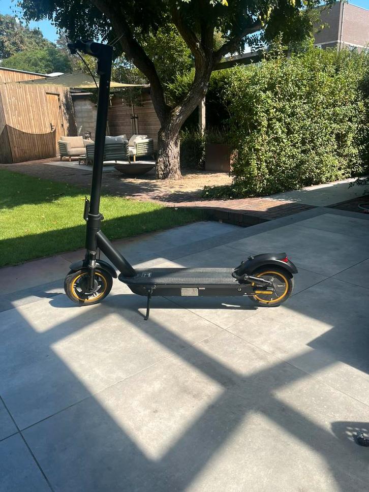 Elektrische step, Fietsen en Brommers, Steps, Zo goed als nieuw, Elektrische step (E-scooter), Ophalen