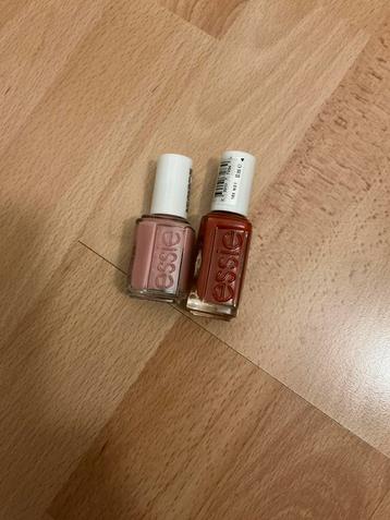 Merk:Essie nagellak 2stuks zijn als nieuw beschikbaar voor biedingen