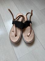 Leuke slippers maat 38, Kleding | Dames, Schoenen, Slippers, Overige kleuren, Ophalen of Verzenden, Zo goed als nieuw