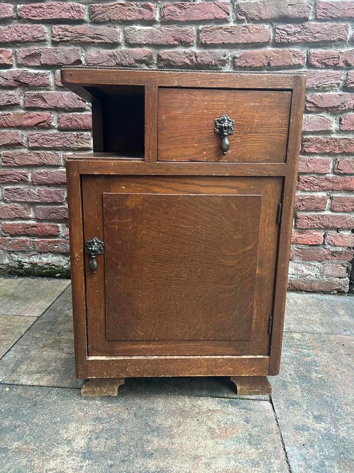 Antiek eikenhouten kastje uit de jaren ’30, Huis en Inrichting, Slaapkamer | Nachtkastjes, Zo goed als nieuw, Hout, Ophalen