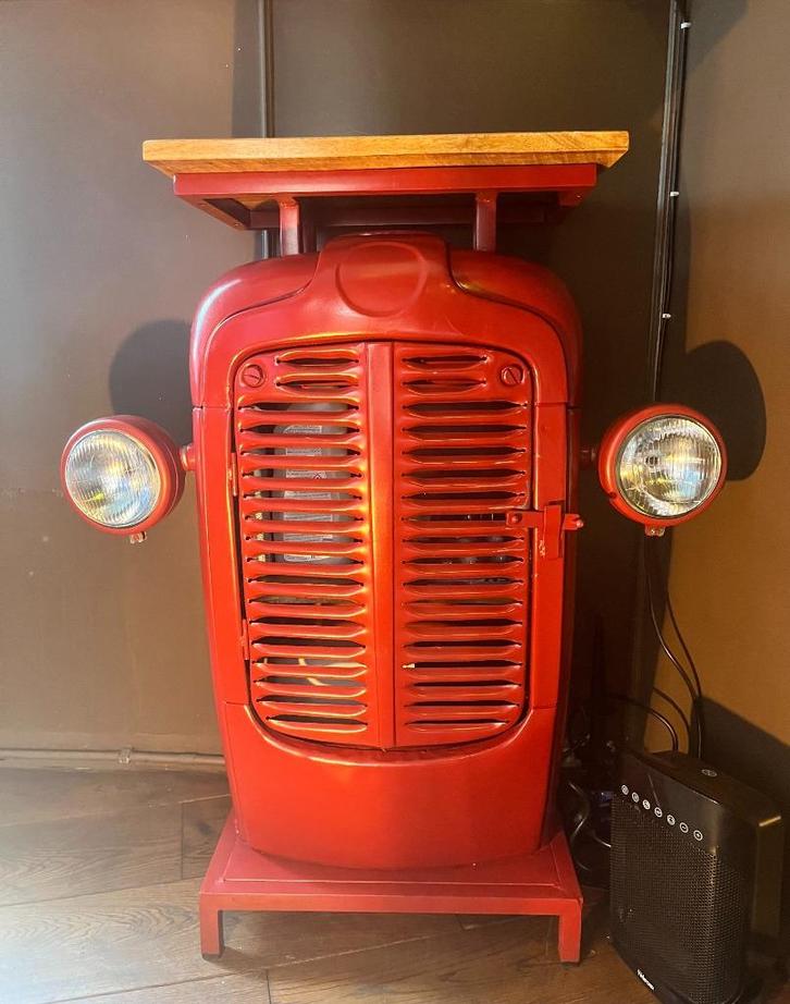 Vintage rode tractor barmeubel, Antiek en Kunst, Kunst | Designobjecten, Ophalen
