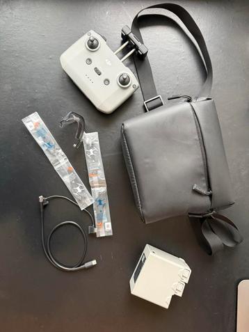 DJI Mini 3 / Mini 3 Pro – controller, accu, propellers & tas beschikbaar voor biedingen