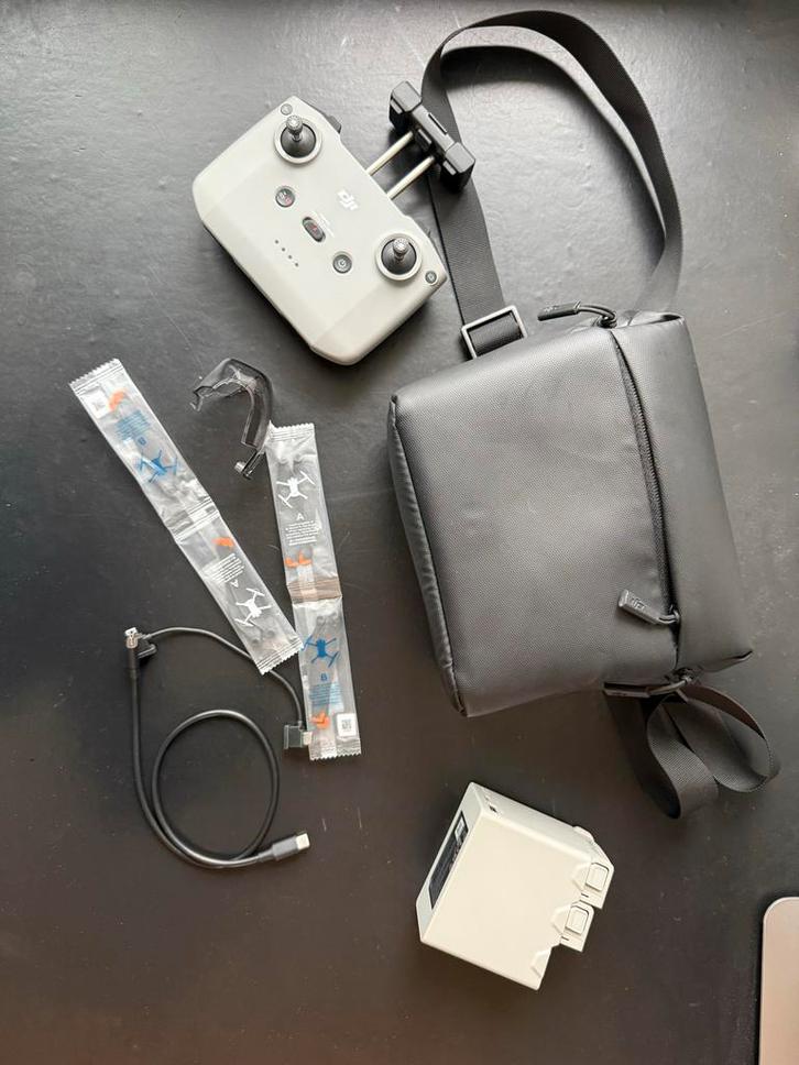 DJI Mini 3 / Mini 3 Pro – controller, accu, propellers & tas, Audio, Tv en Foto, Drones, Zo goed als nieuw, Drone met camera, Ophalen of Verzenden