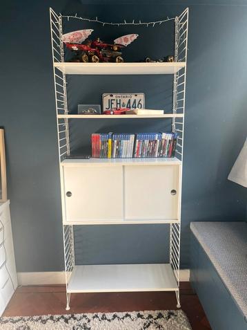String wandmeubel wit beschikbaar voor biedingen