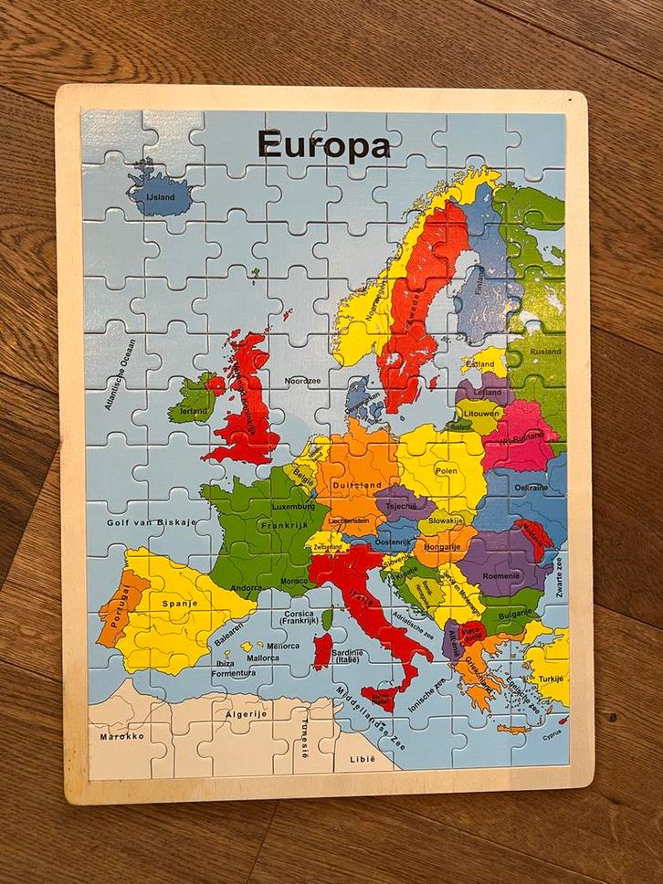 Houten Puzzel Europa - 96 Stukjes - zgan, Kinderen en Baby's, Speelgoed | Kinderpuzzels, Zo goed als nieuw, 4 tot 6 jaar, Meer dan 50 stukjes