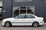 BMW 5-serie 525i M-Sport | Automaat | Clima | Cruise | APK 5, Automaat, Achterwielaandrijving, Zwart, Alcantara