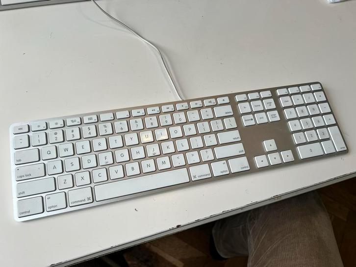 Apple A1243 Bedraad Toetsenbord - 99%, Computers en Software, Toetsenborden, Gebruikt, Qwerty, Bedraad, Ophalen of Verzenden