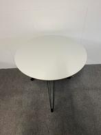 Ronde eettafel licht grijs HPL 85cm, 50 tot 100 cm, Rond, Zo goed als nieuw, Vijf personen of meer