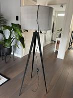 Vloer lamp zilver/grijs (Zuiver), Huis en Inrichting, Lampen | Vloerlampen, Ophalen, Zo goed als nieuw, Kunststof, 150 tot 200 cm