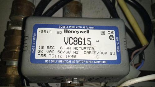 Twee Honeywell tweewegkleppen VC8615, Doe-het-zelf en Verbouw, Verwarming en Radiatoren, Gebruikt, Cv-ketel of Combi-ketel, 800 watt of meer