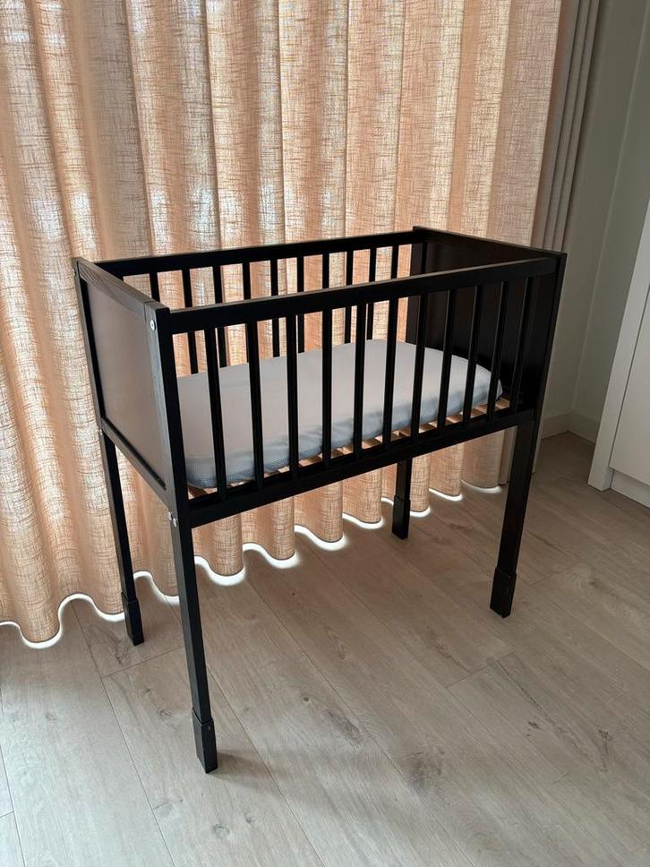Mooie zwarte wieg / co sleeper, Kinderen en Baby's, Babywiegjes en Ledikanten, Zo goed als nieuw, Wieg, Ophalen