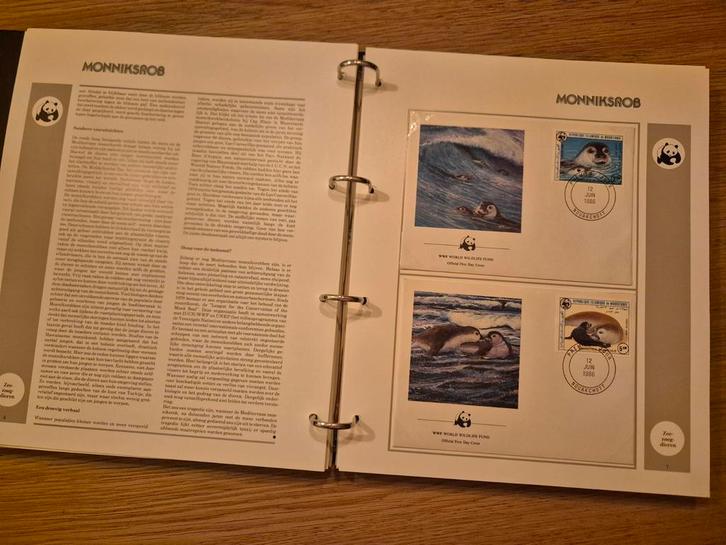 Het grote WWF album bedreigde dieren, Postzegels en Munten, Postzegels | Eerstedagenveloppen, Rest van de wereld, Ophalen of Verzenden