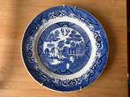 Société Céramique Maestricht blauwwit bord Willow 1920–1940, Antiek en Kunst, Ophalen of Verzenden