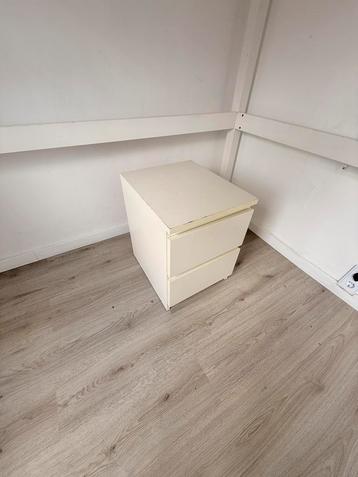 MALM Nachtkastje - Beschadigd beschikbaar voor biedingen