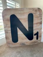 Houten scrabble letter N 3D 60 x 60 cm, Ophalen of Verzenden, Zo goed als nieuw