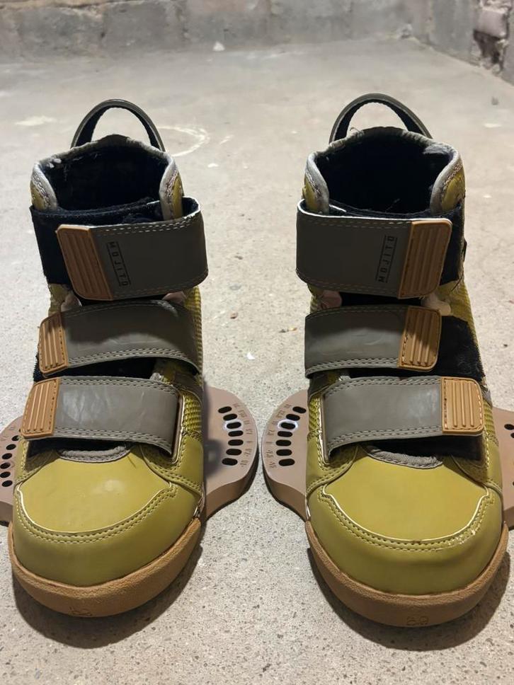 Double up Dup unisex wakeboard binding maat US 5/6, Watersport en Boten, Wakeboarden, Gebruikt, Schoenen, Ophalen of Verzenden