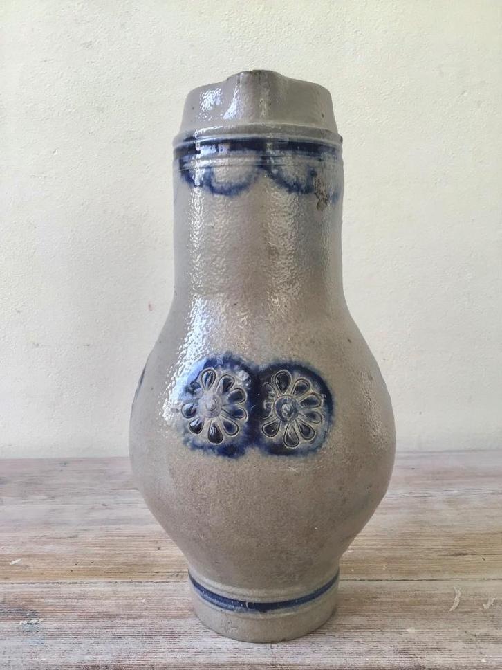 Antieke kan Westerwald in grijs/blauw steengoed met kobalt, Antiek en Kunst, Antiek | Keramiek en Aardewerk, Verzenden