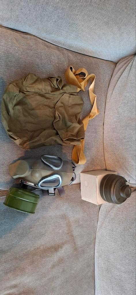 Gasmasker in tas. Twee filters., Verzamelen, Militaria | Algemeen, Landmacht, Overige typen, Ophalen of Verzenden