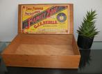 Antieke houten doos, in de doos reclame uit de jaren 30, Antiek en Kunst, Curiosa en Brocante, Ophalen of Verzenden